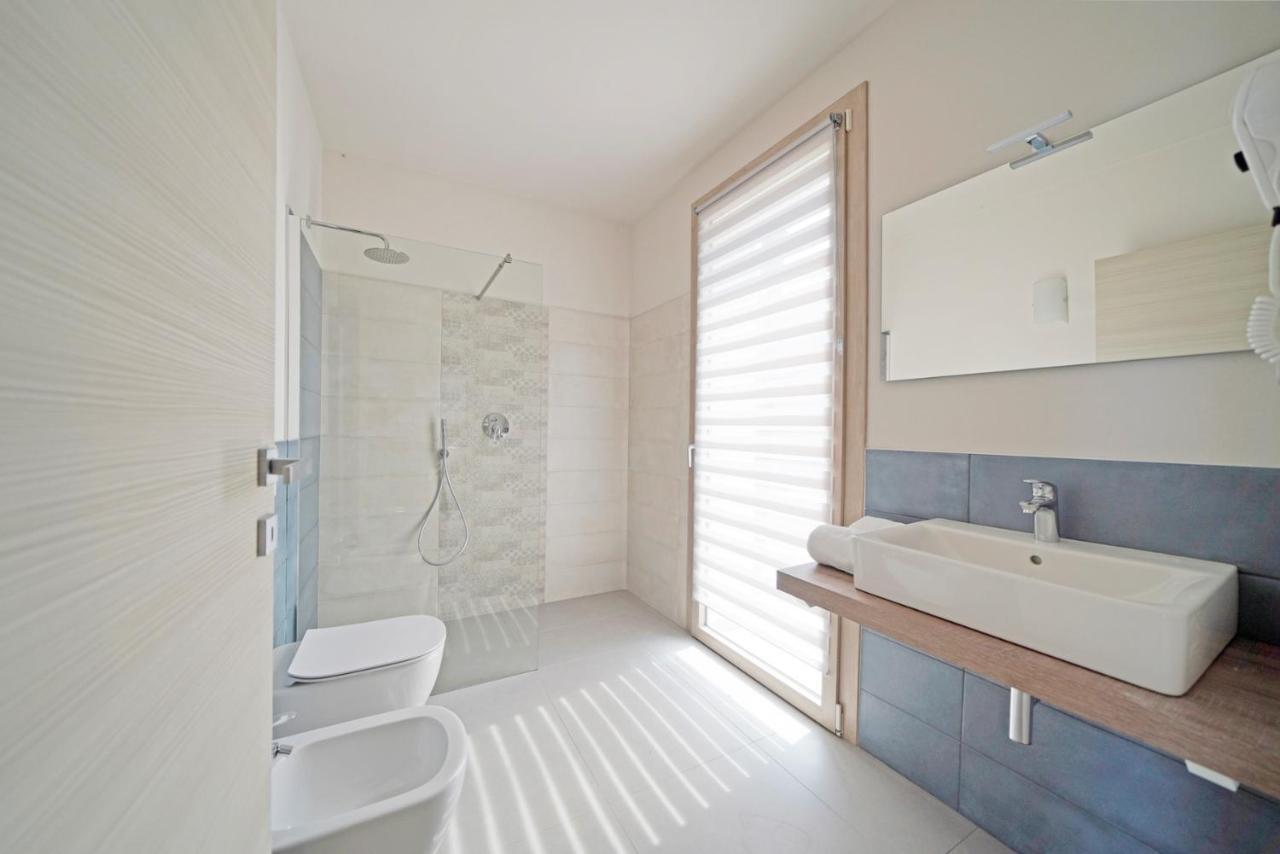 Gardaliva Blue Studio 3 Manerba del Garda Esterno foto