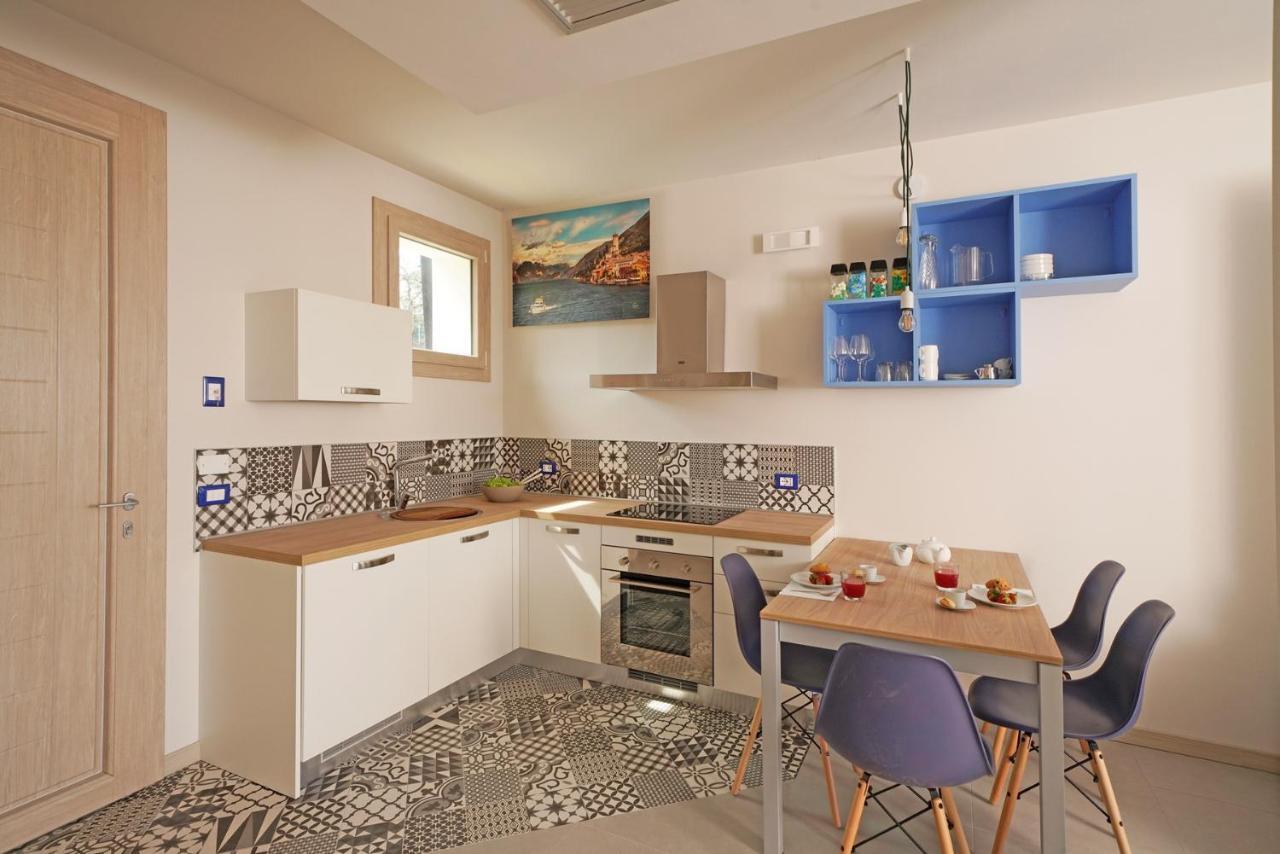 Gardaliva Blue Studio 3 Manerba del Garda Esterno foto